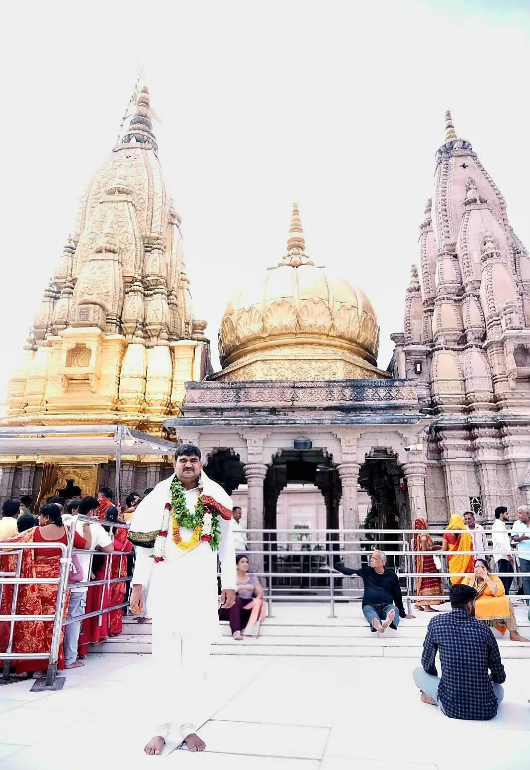 भाजपा के प्रदेश महामंत्री संगठन धर्मपाल सिंह ने काशी विश्वनाथ मंदिर में किया दर्शन पूजन