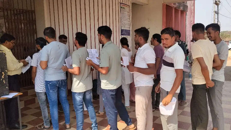 मंडी उपनिरीक्षक परीक्षा41 केंद्रों में हुई, 6874 ने दी परीक्षा