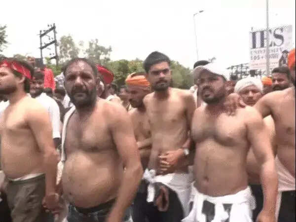 (लीड) भोपाल में किसान आंदोलन उग्र, चार सुरक्षा घेरे तोड़ सीएम आवास की ओर बढ़े किसान, पुलिस से धक्का-मुक्की