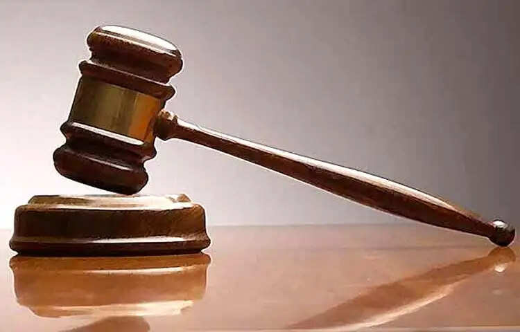 जिला जज की तस्वीर लगाकर बनाया फर्जी व्हाट्सऐप खाता, मुकदमा दर्ज