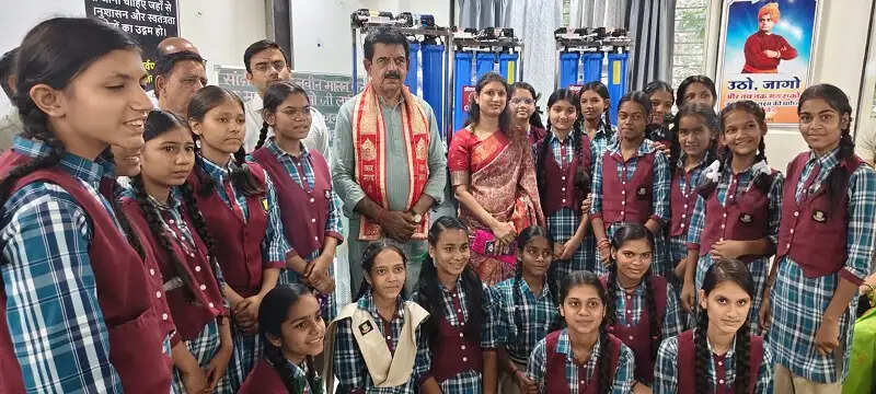 इंदौरः 100 शासकीय विद्यालयों में लगेंगे आरओ एवं स्टेनलेस स्टील वाटर कूलर