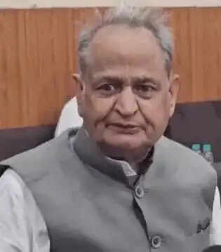 भाजपा विधायक कर रहे जमीनों पर कब्जा: गहलोत