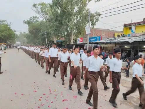 गौहनिया में भव्य रूप से निकला आरएसएस का पथ संचलन