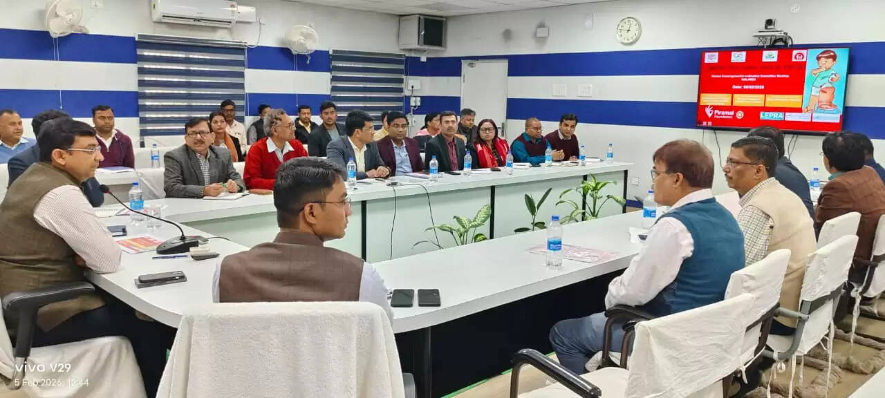 नालंदा जिले में शैक्षणिक अवसंरचना से जुड़े विषयों पर डीएम ने की समीक्षात्मक बैठक