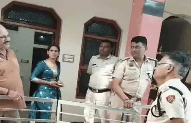 नारनाैल: दिल्ली प्रदर्शन से पहले कांग्रेस नेताओं को घरों में किया नजरबंद