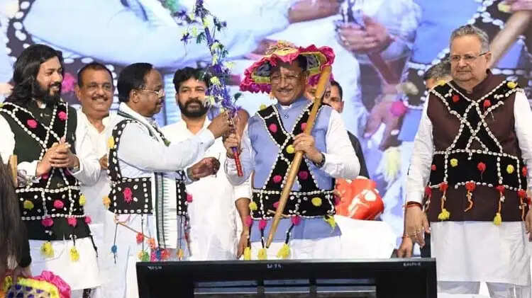(अपडेट )मुख्यमंत्री निवास में साकार हुई छत्तीसगढ़ की लोक संस्कृति, कृषि परंपरा और ग्रामीण जीवन की जीवंत झांकी