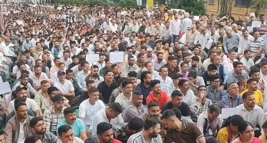 ओपीएस की मांग को लेकर शिमला में गरजे बिजली बोर्ड कर्मचारी, हड़ताल की चेतावनी