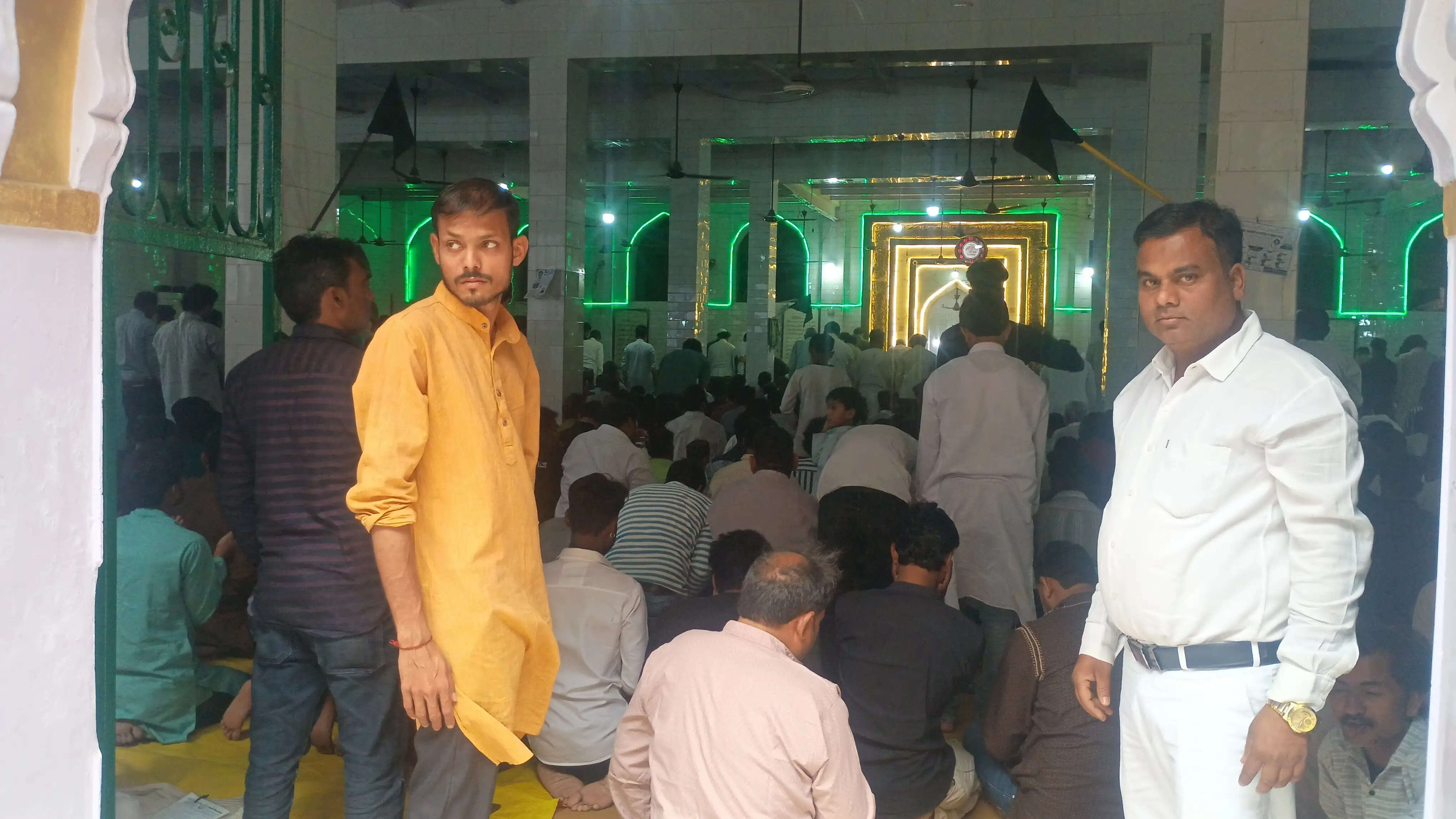 जौनपुर में अलविदा जुमे की नमाज शांतिपूर्ण ढंग से संपन्न