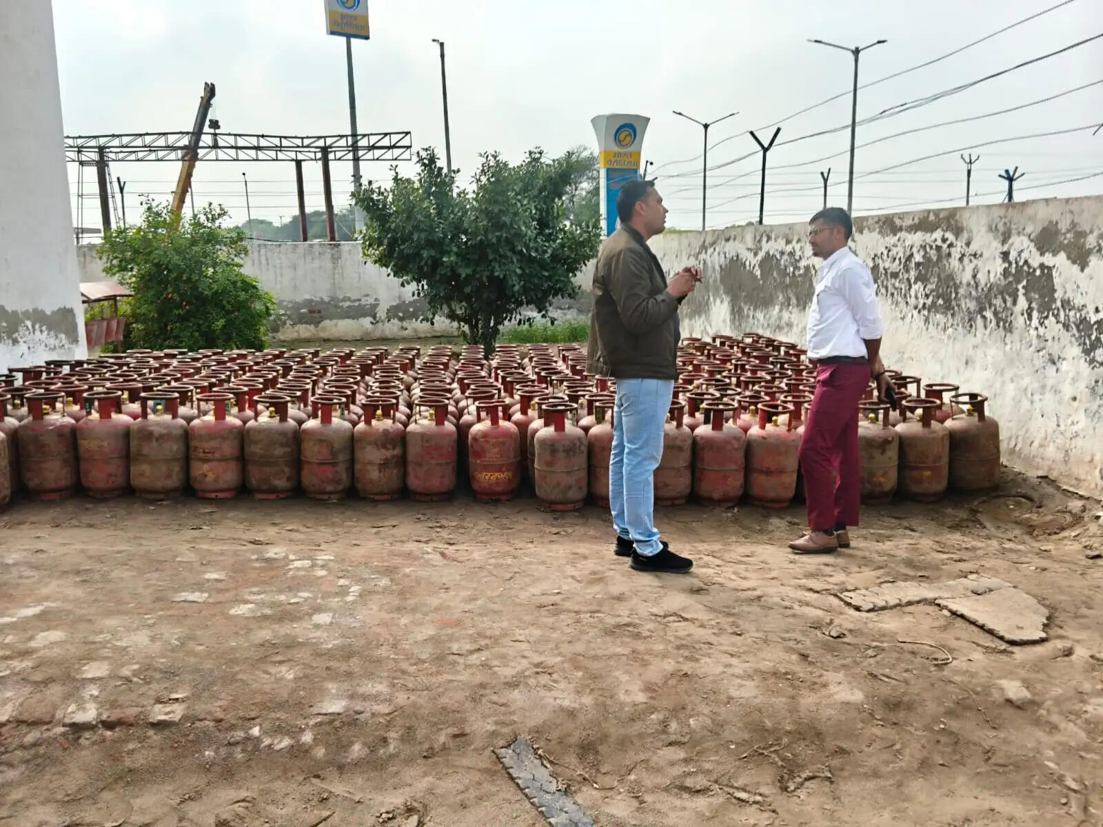 सिरसा: गैस एजेंसियों का निरीक्षण कर स्टॉक व सप्लाई व्यवस्था जांची