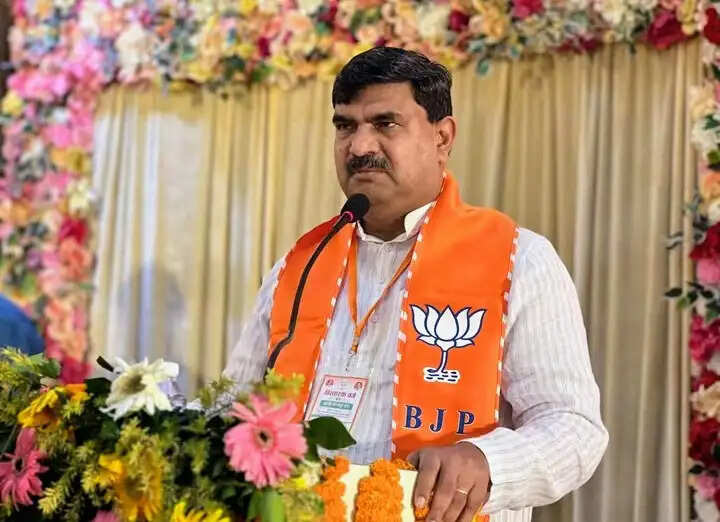समाज की अपेक्षाओं, समस्याओं और सुझावों को समझे बिना मजबूत जनाधार तैयार नहीं किया जा सकता : धर्मपाल सिंह