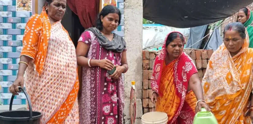 ओल्ड&nbsp;मालदा में जल संकट गहराया, महानंदा नदी में जलस्तर बढ़ने से प्रभावित आपूर्ति