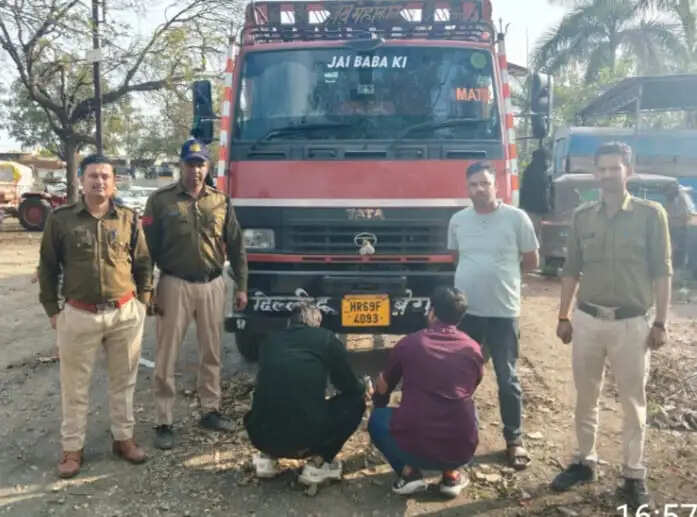 राजगढ़ः 11 टन लोहे से भरे ट्रक के लूट के मामले में दो गिरफ्तार, 37 लाख से अधिक का मशरुका बरामद