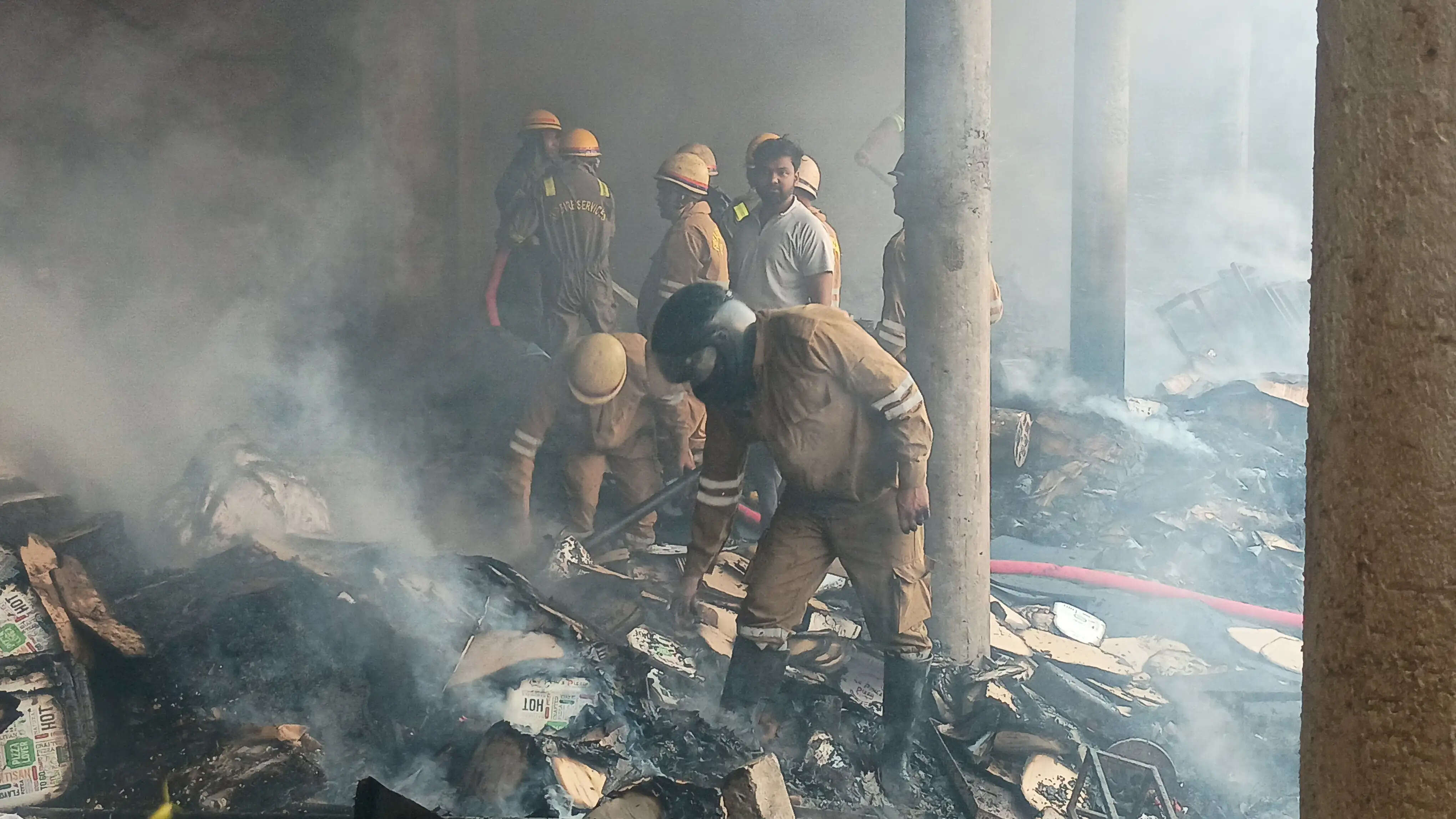 जौनपुर में होटल उत्सव मोटल में भीषण आग, सभी फंसे लोगों को सुरक्षित निकाला गया
