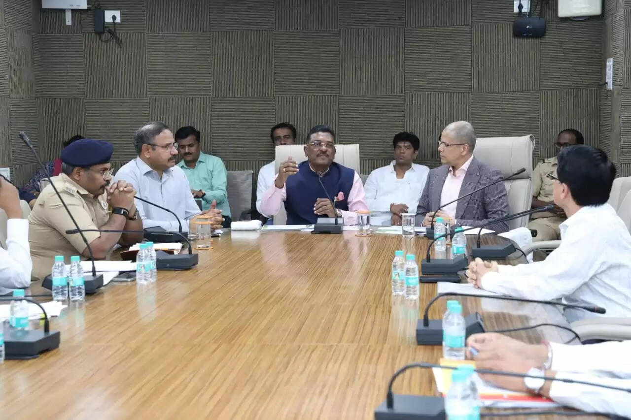 ठाणे घोड़बंदर रोड योजना युद्ध स्तर पर पूर्ण हो, परिवहन मंत्री सरनाइक