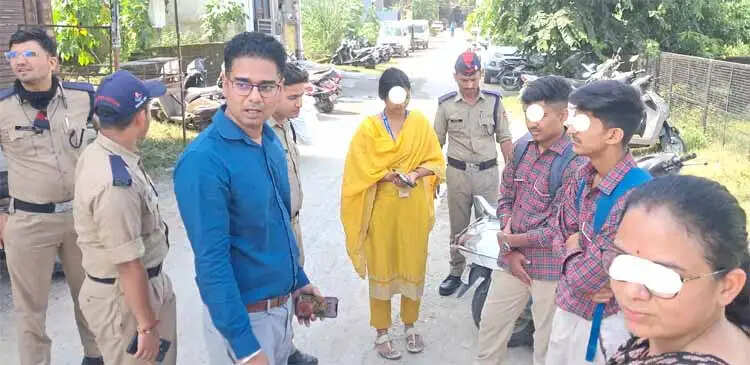 नाबालिगों के 20 दोपहिया वाहन सीज