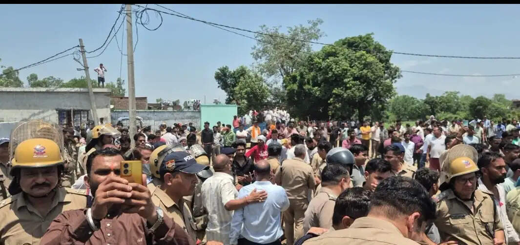 सहसपुर में समुदाय विशेष के हमले में एक युवक की मौत के बाद क्षेत्र में तनाव, मुख्यमंत्री बोले-मिलेगा कठोर दंड