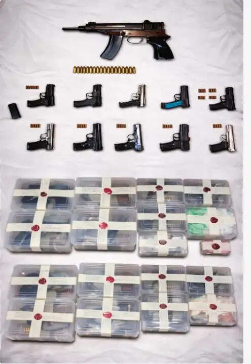 दिल्ली के वॉल्ड सिटी इलाके में अंतरराष्ट्रीय हथियार तस्करी गिरोह का भंडाफोड़, 10 गिरफ्तार