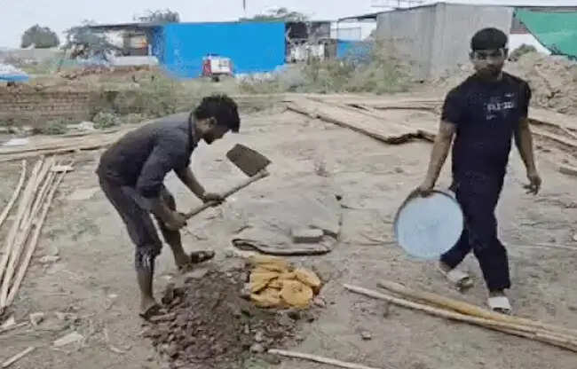 सोनीपत में घेवर विक्रेताओं पर छापेमारी, 13 नमूने सील, 28 किलो घेवर नष्ट
