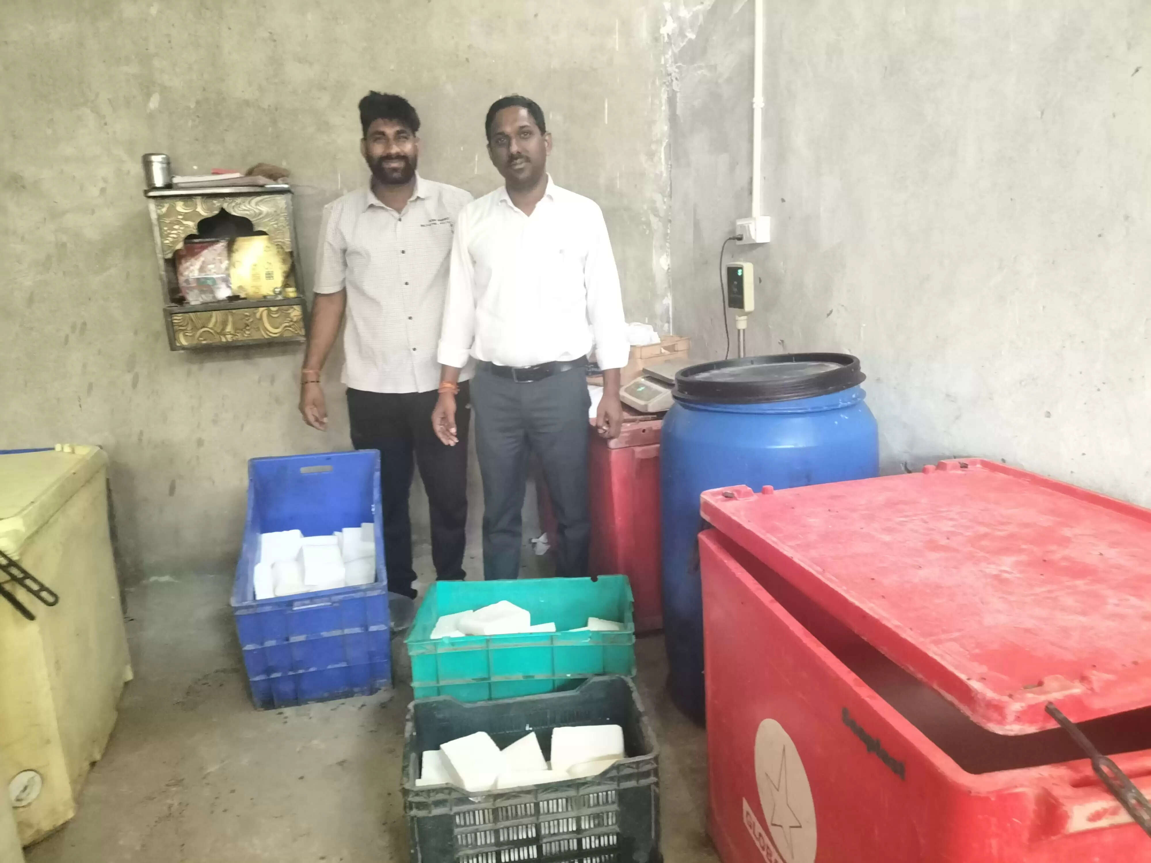 जयपुर में फूड सेफ्टी टीम ने करवाया 250 किलो संदिग्ध पनीर नष्ट