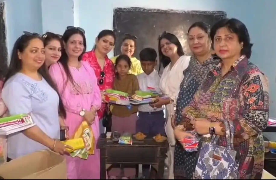 शिक्षा से ही बच्चों का भविष्य हाेगा उज्ज्वल : पूनम गिडवानी