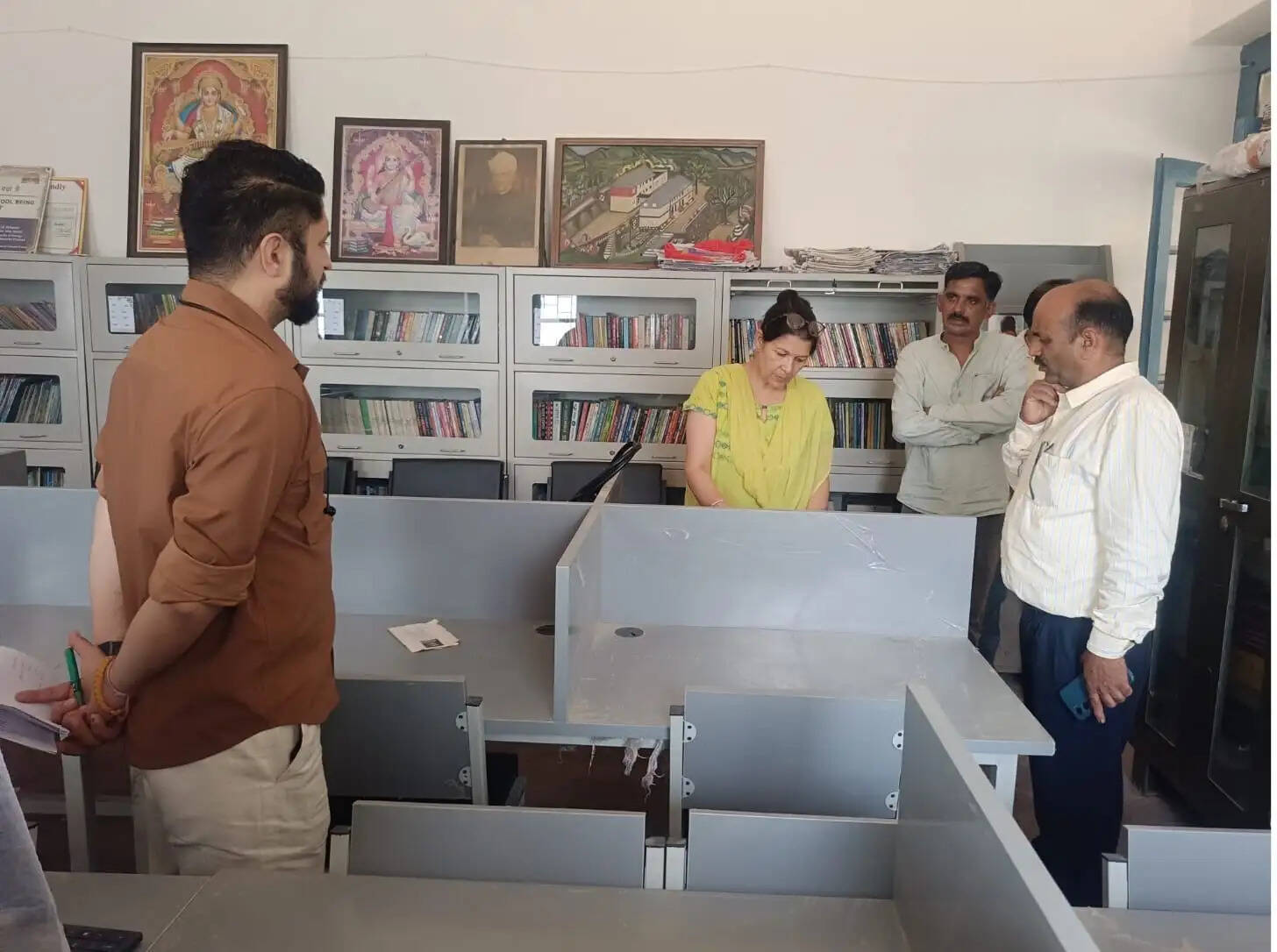 उपायुक्त अपूर्व देवगन पहुंचे अपना विद्यालय, राजकीय वरिष्ठ माध्यमिक पाठशाला द्रंग का किया निरीक्षण