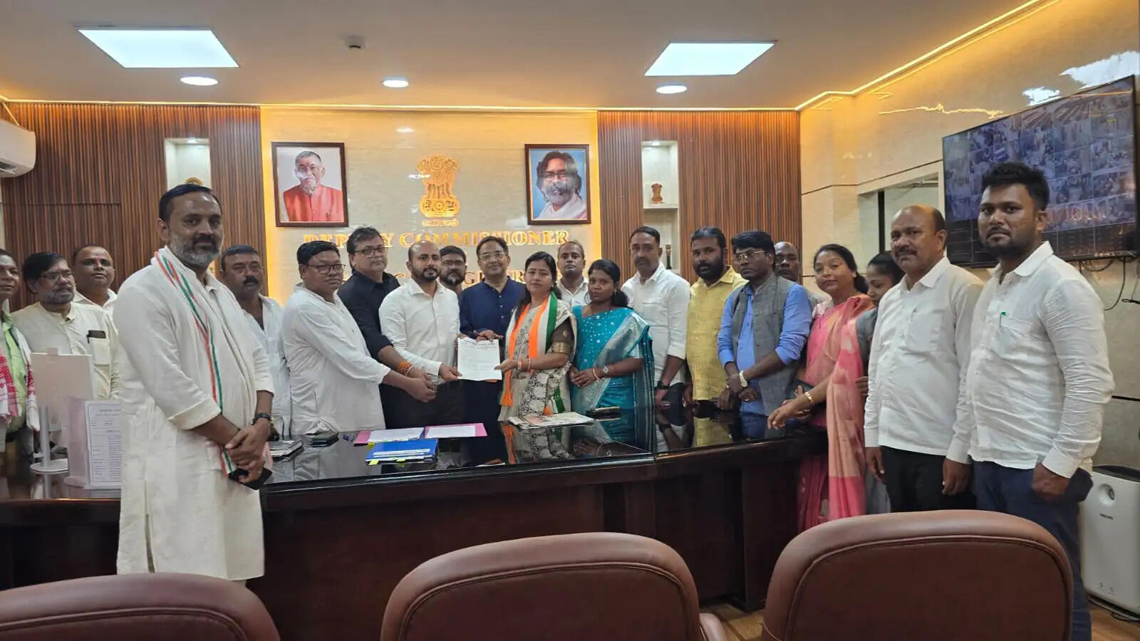 खान एवं खनिज संशोधन विधेयक के खिलाफ कांग्रेस&nbsp;ने दिया धरना