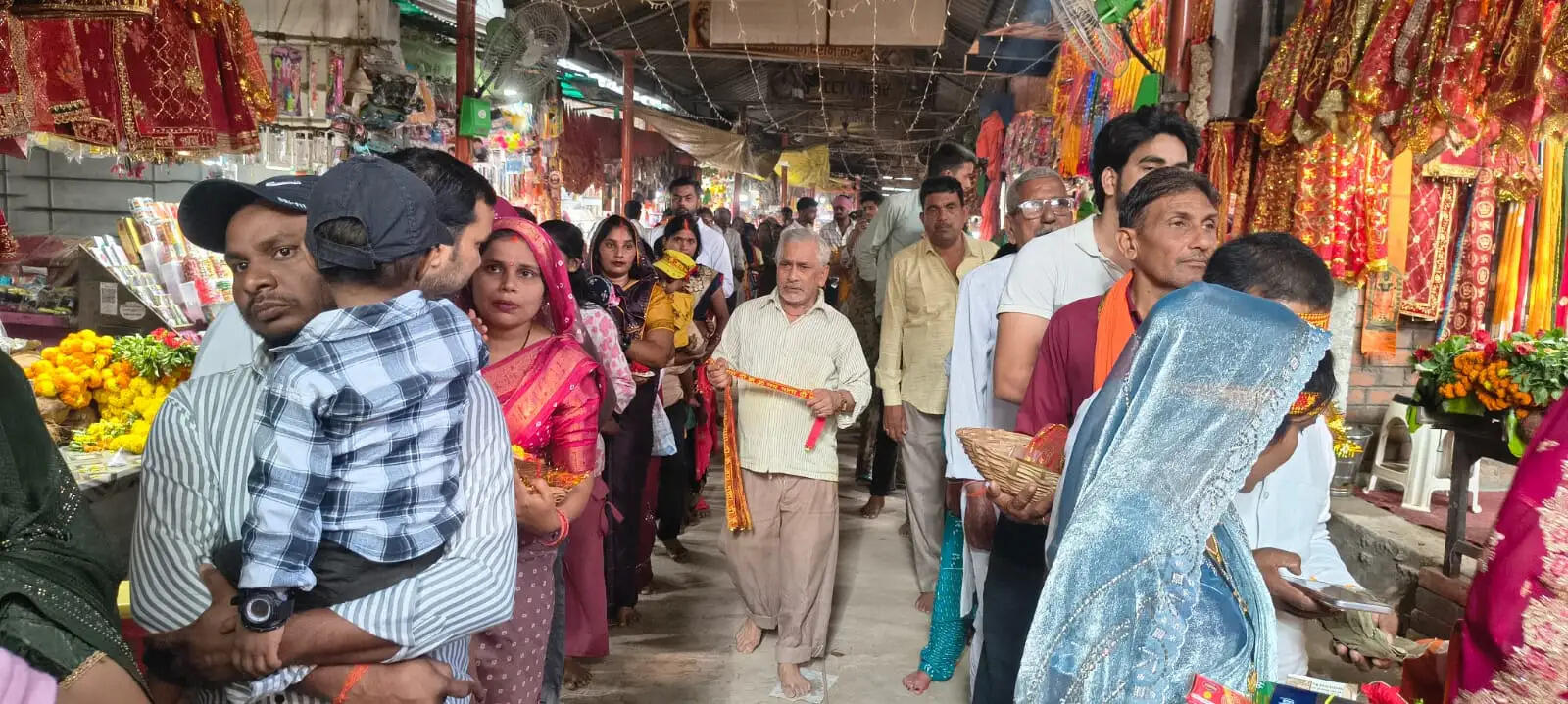 शीतला चौकियां धाम में स्कंदमाता के दर्शन को उमड़े श्रद्धालु, चार घंटे में छह हजार ने टेका माथा