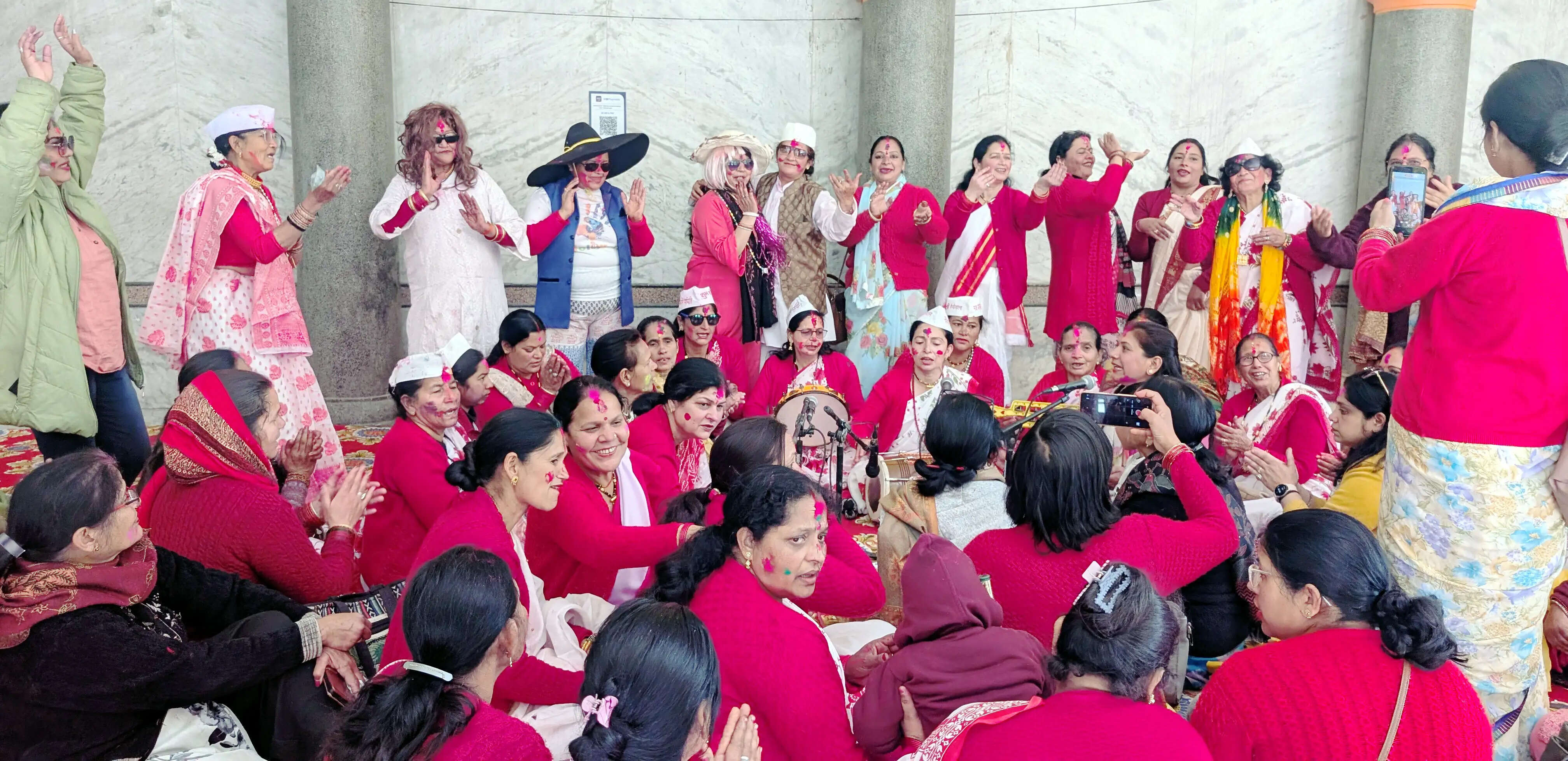 30वें फागोत्सव के तहत रंगधारण और चीर बंधन