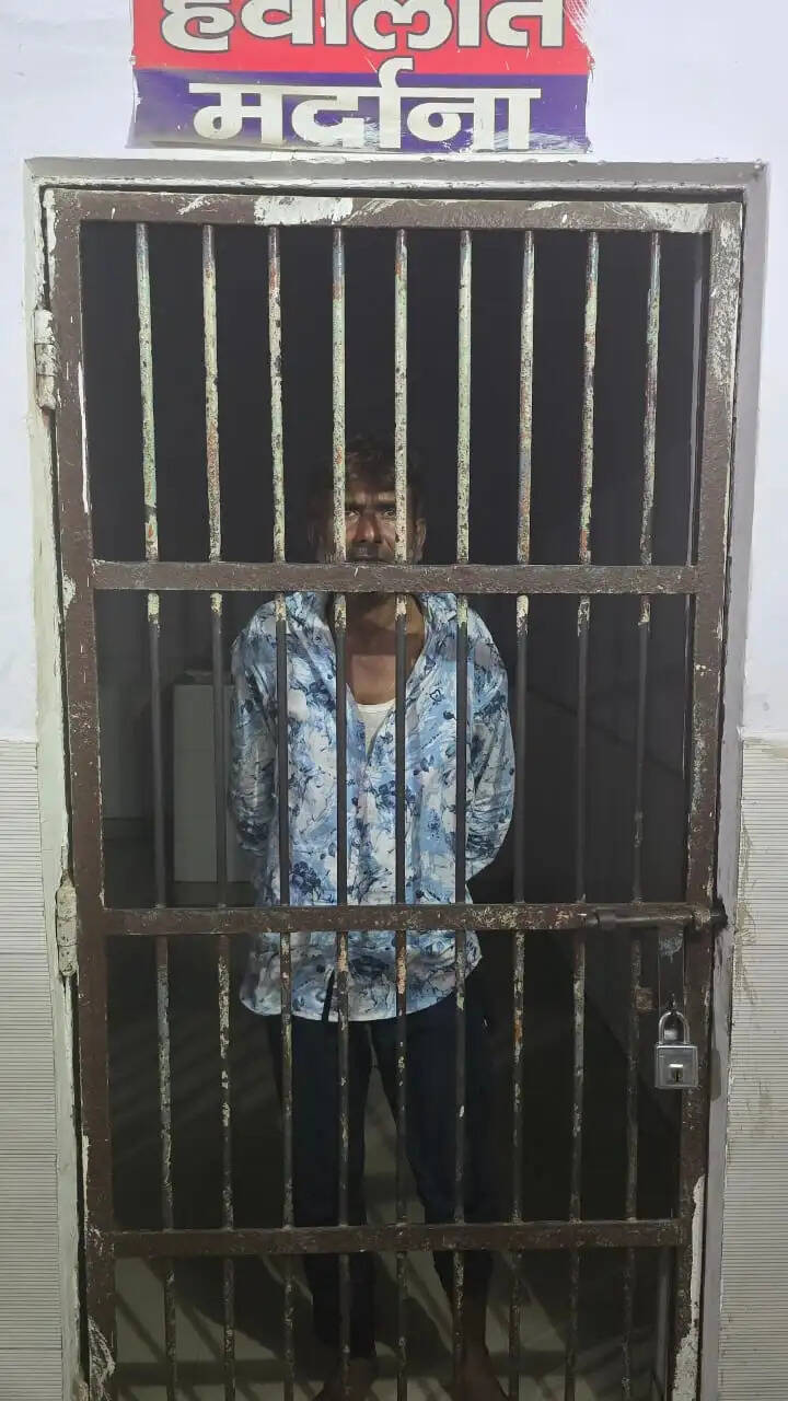 इलियास ने बहन को कैंची से हमला कर मौत के घाट उतारा