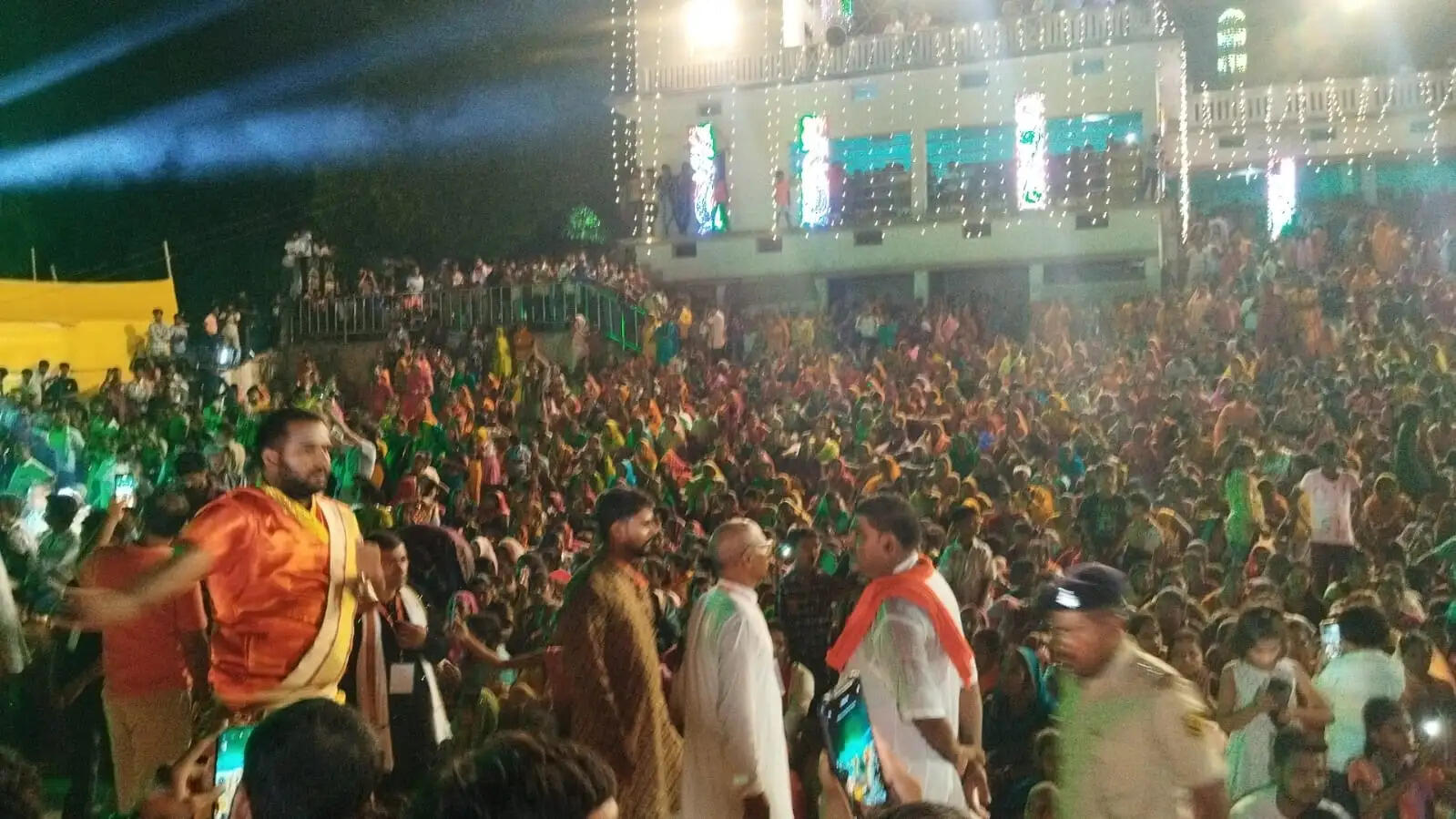 डोरीगंज के चिरांद में 19वें गंगा महाआरती का हुआ आयोजन