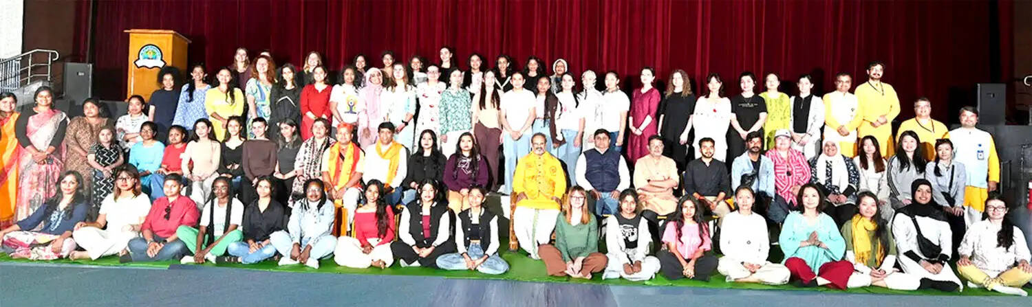 मानवीय मूल्यों और आध्यात्मिक चेतना का विकास आवश्यक: डॉ पण्ड्या