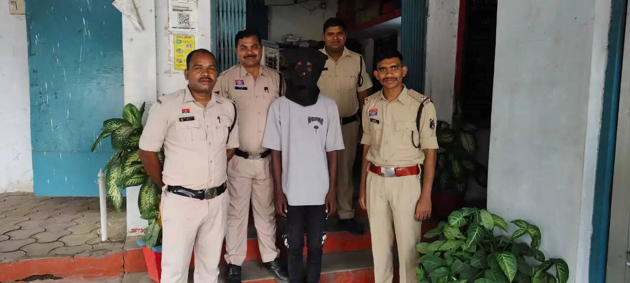 कोरबा में युवती से मारपीट कर मोबाइल लूटने वाला आरोपित गिरफ्तार, सीसीटीवी फुटेज से हुई पहचान