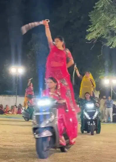 गुजरात के राजकोट रणजीत विलास पैलेस में क्षत्रिय महिलाओं का शौर्य रास, दिखी सांस्कृतिक विरासत