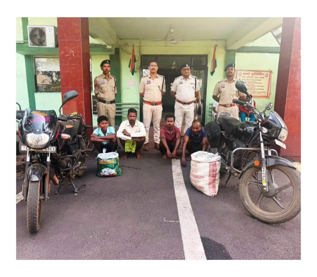 पूंजीपथरा पुलिस की दो बड़ी कार्रवाई में 100 लीटर महुआ शराब के साथ चार आरोपित गिरफ्तार