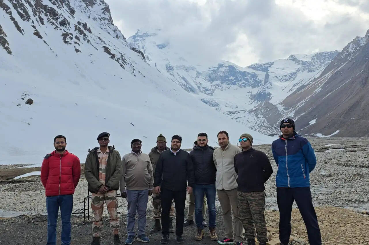 आदि कैलाश यात्रा-2026: गूंजी में तैयारियों का निरीक्षण