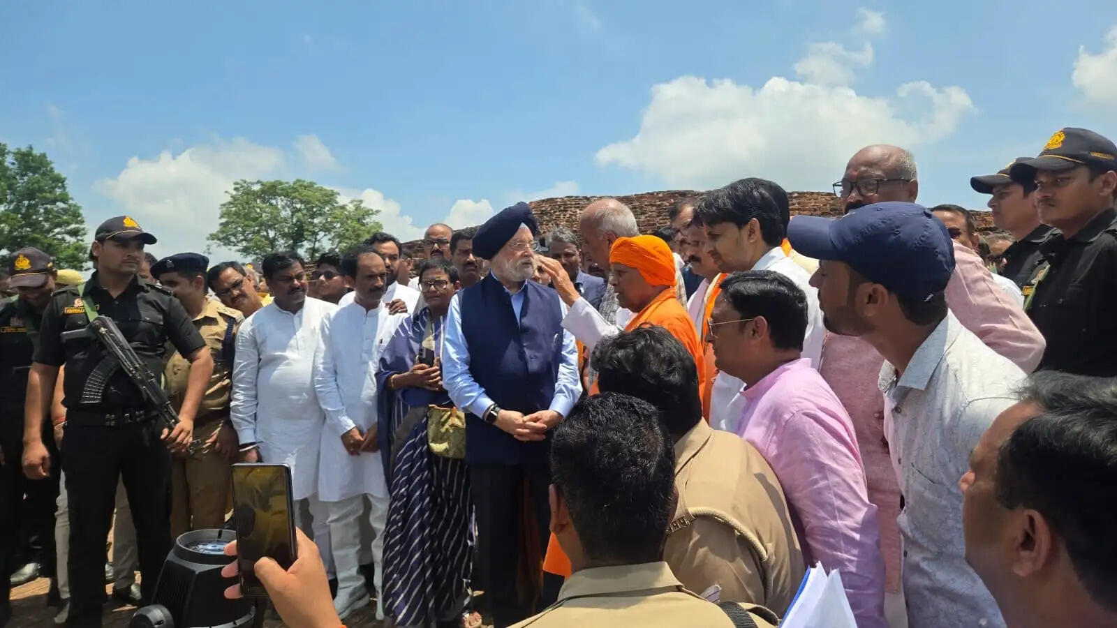 (अपडेट) केंद्रीय मंत्री हरदीप पुरी ने कपिलवस्तु में किया विपश्यना पार्क एवं लाइट एंड साउंड शो का लोकार्पण
