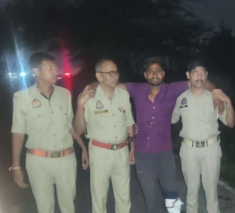 फिरोजाबाद : मुठभेड़ में एलटी एवं 11 केवी विद्युत लाइन तार चोरी करने वाला गिरफ्तार, गोली लगी