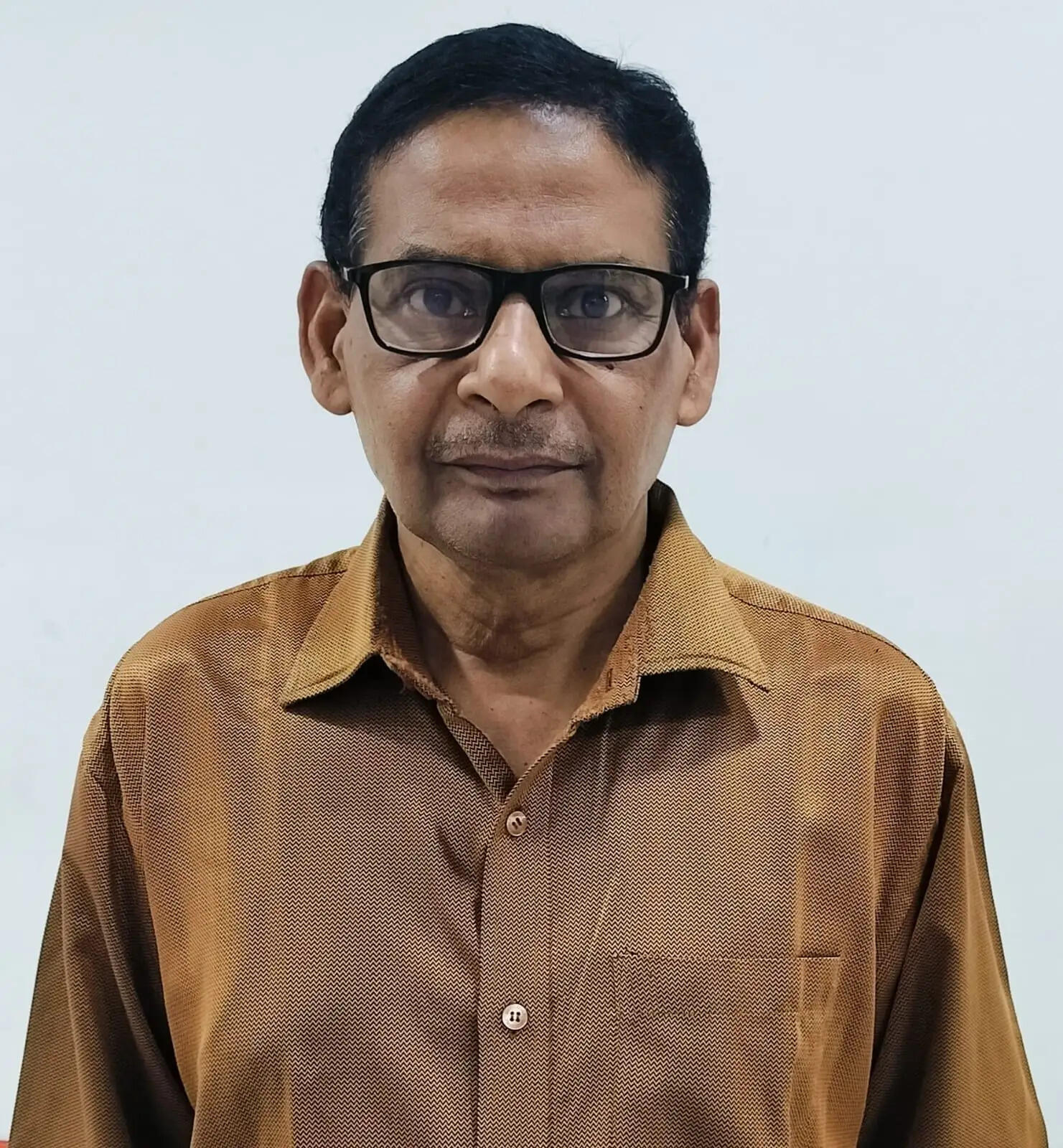 वातानुकूलित कमरे में बैठकर क्रान्ति की कड़वी बातें