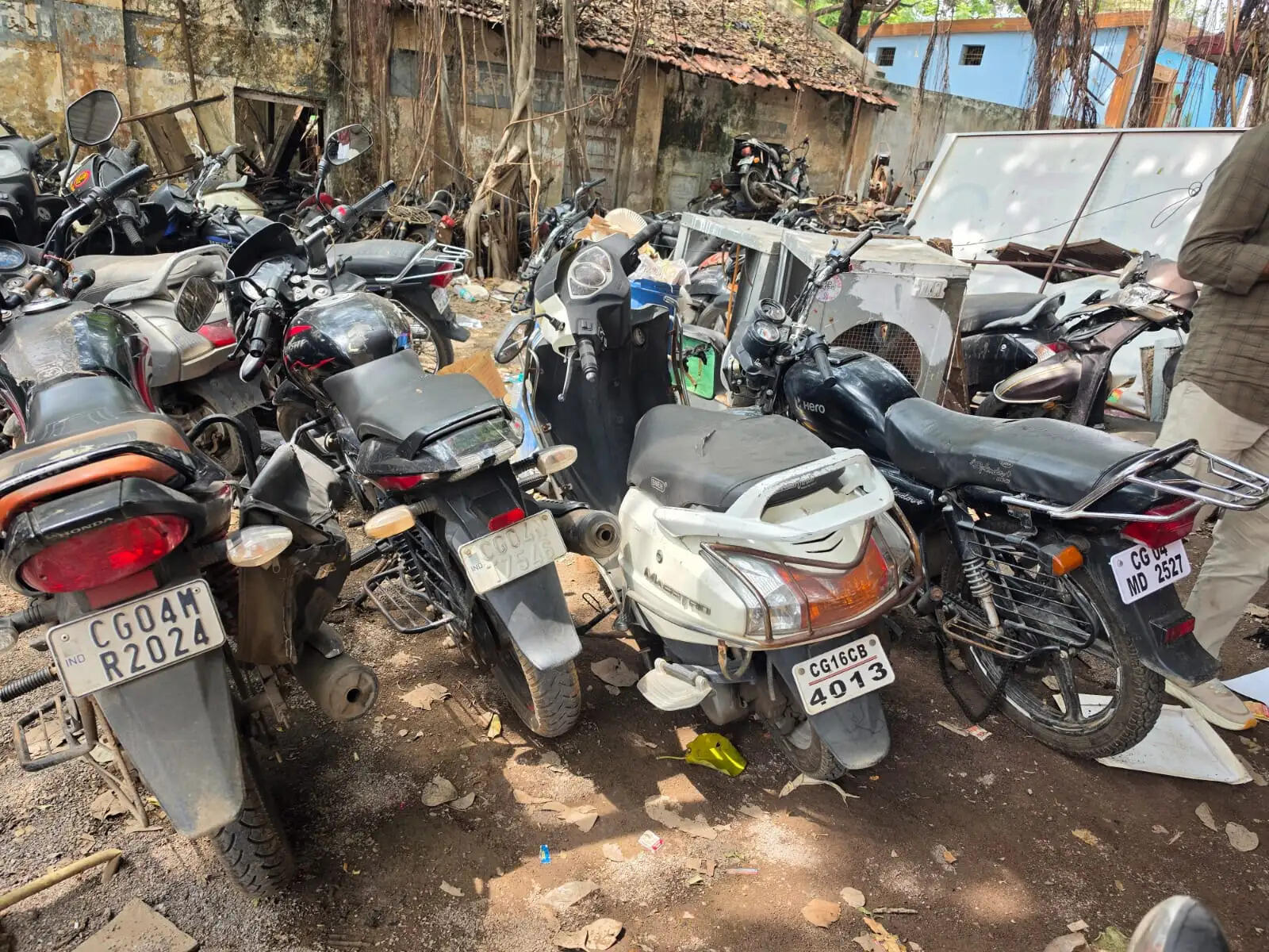 रायपुर : हिस्ट्रीशीटर वाहन चोर गिरफ्तार, तीन चोरी की बाइक-स्कूटी सहित चार वाहन जब्त