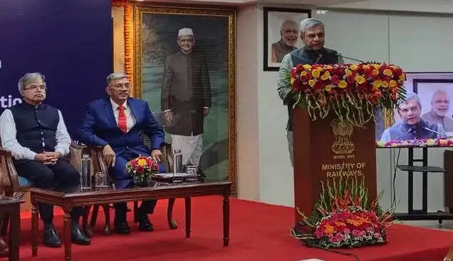 देश में विमानन क्षेत्र को सशक्त बनाने के लिए डीजीसीए ने गति शक्ति विश्वविद्यालय से किया समझौता, कामगारों को मिलेगा बेहतर और तेज प्रशिक्षण