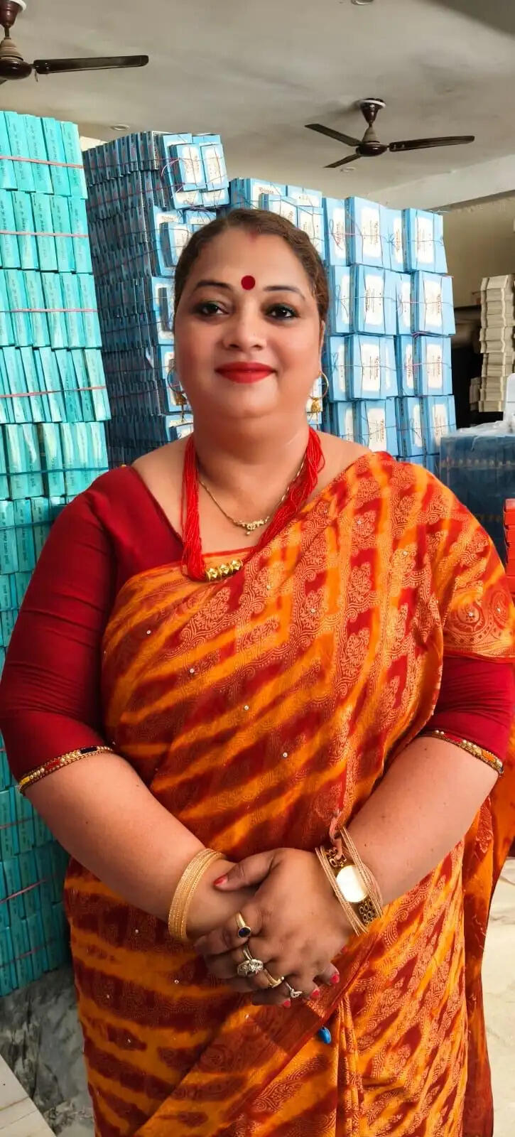 गोरखपुर : 'डिब्बे वाली दीदी' संगीता पाण्डेय की संघर्षगाथा बनी महिला सशक्तिकरण की मिसाल,महज 1500 रुपये से सफर शुरू कर रखी सफलता की नींव