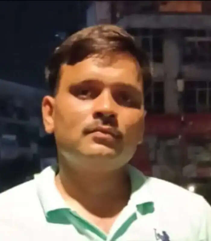 हाथरस में अज्ञात वाहन की टक्कर से बाइक सवार युवक की मौत