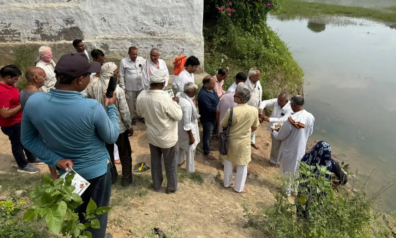 राधाष्टमी पर आरएसएस ने स्थानीय जलाशय का किया पूजन, कुंड संरक्षण को ली शपथ