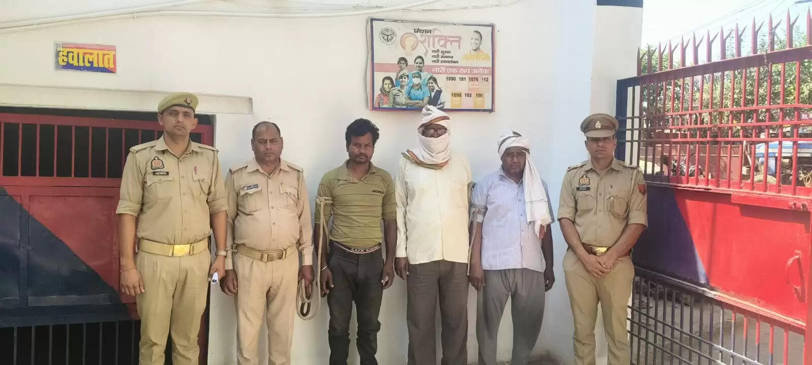 कोर्ट में अभियुक्तों की फर्जी जमानत लेने वाले तीन आराेपित गिरफ्तार