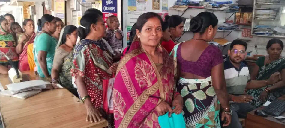 जून के बाद रुकेगी राशि, बुजुर्ग महिलाओं के लिए ई-केवाईसी बड़ी चुनौती