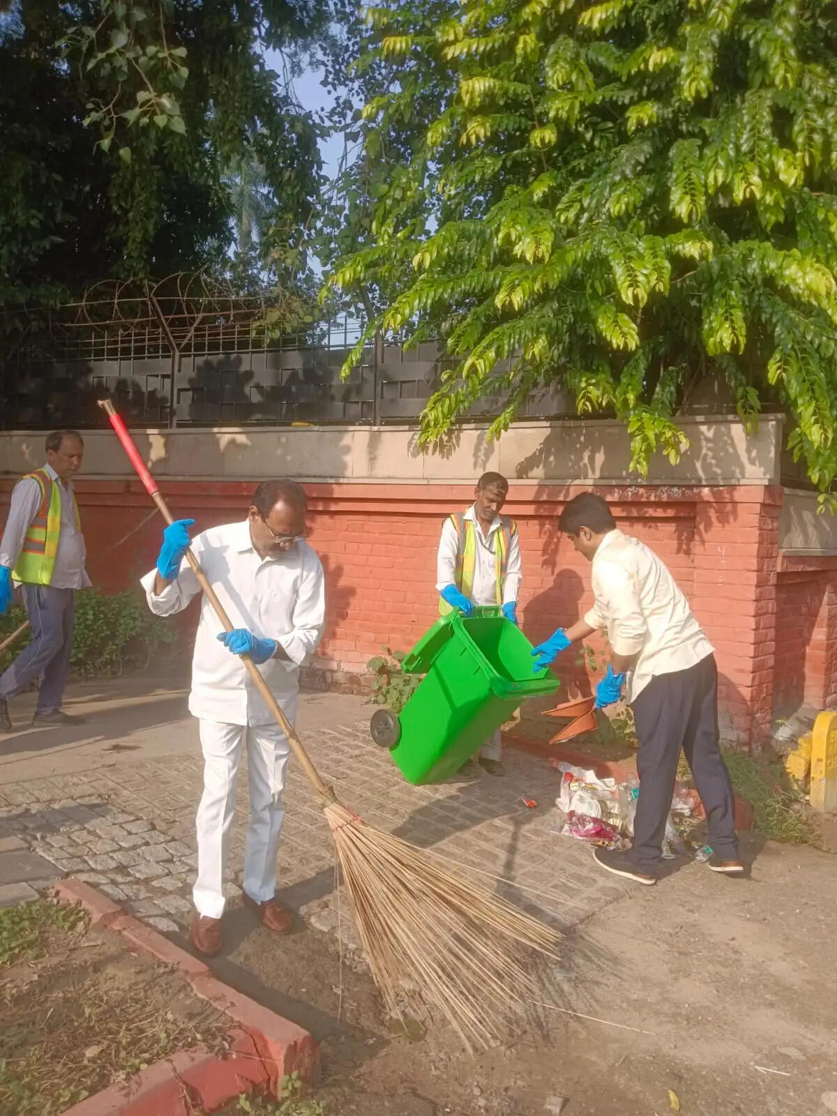 विरोध-प्रदर्शन से प्रभावित क्षेत्रों में एनडीएमसी ने चलाया स्वच्छता अभियान, प्रतिदिन 300 मीट्रिक टन कचरा एकत्र