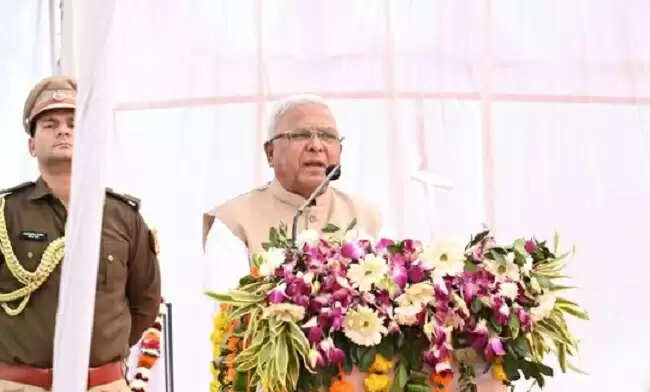 समाज के वंचितों के विकास में सामाजिक कार्यकर्ता करें सहयोग : राज्यपाल पटेल