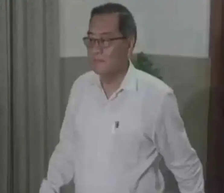 जेपीएससी मामले में पूर्व अध्यक्ष एल ख्यांगते का पासपोर्ट जब्त