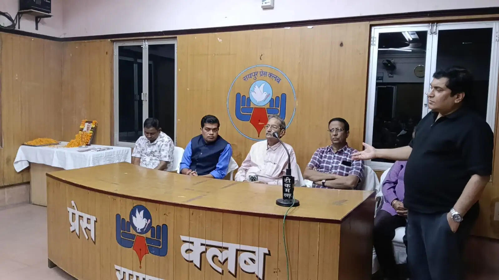 रायपुर प्रेस क्लब में आकाशवाणी उपनिदेशक स्व. विकल्प शुक्ला को भावभीनी श्रद्धांजलि, पत्रकारों ने साझा किए आत्मीय स्मृतियां