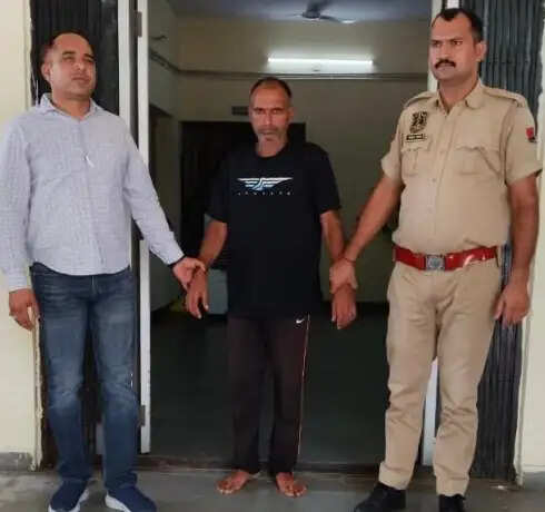 फर्जी वसीयत से करोड़ों की जमीन हड़पकर 1.40 करोड़ में बेचने वाला पांच साल बाद गिरफ्तार